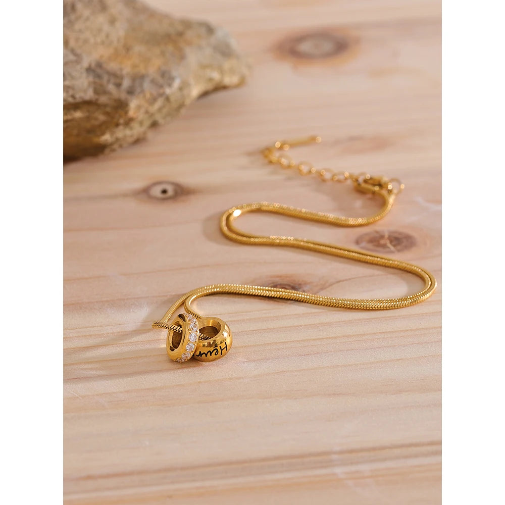 Unique Round Necklace - Women's Jewellery with Gold Plating Unique Round Necklace - Women's Jewellery with Gold Plating